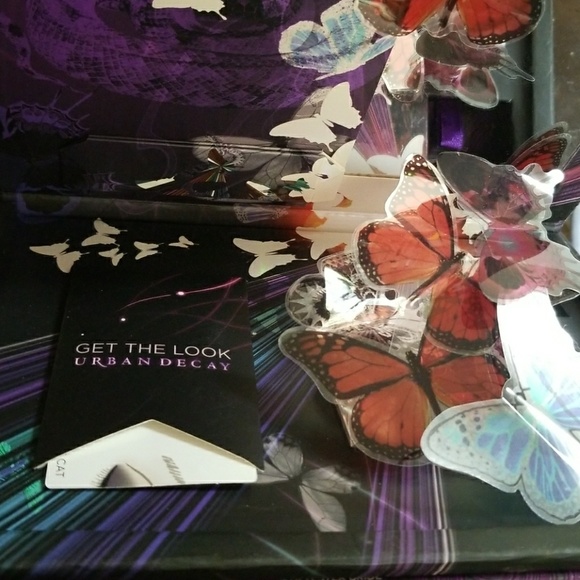 Urban Decay Book of Shadows 4 Redux - Picture 3 of 3